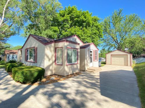 2311 Holloway Ave, Saint Paul, MN 55109-4004