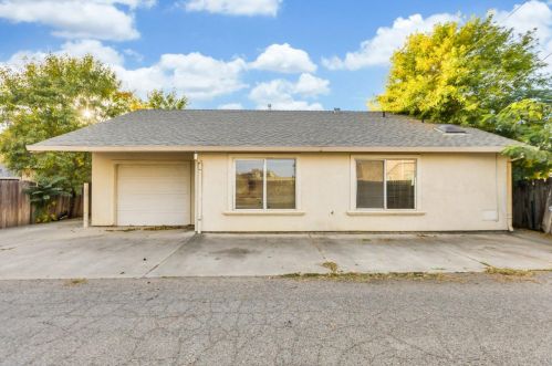 226 Cleveland St, Woodland, CA 95695-2712