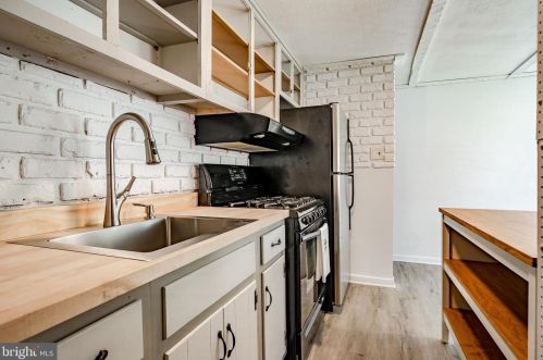 1423 Simpson St, Boothwyn PA  19061-4334 exterior