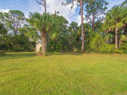 911 Courier St, Vero Beach FL  32966-8737 exterior