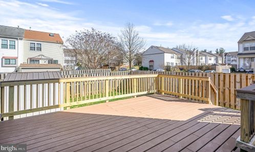 302 Hedgestone Ter, Leesburg VA  20176-4842 exterior