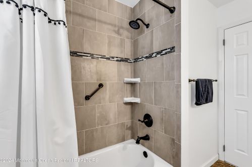 19 Conifer St, Wall Township NJ  07731-2620 exterior