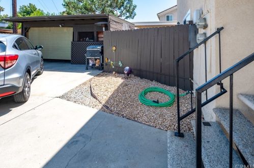 25022 Woodward Ave, Lomita CA  90717-2243 exterior