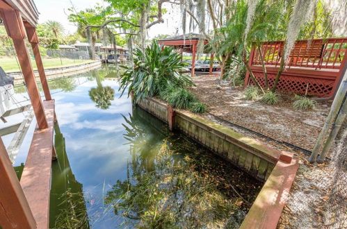 200 Shell Pt, Maitland FL  32751-5843 exterior