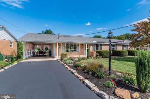 1305 Well Dr, Camp Hill, PA 17011-1234