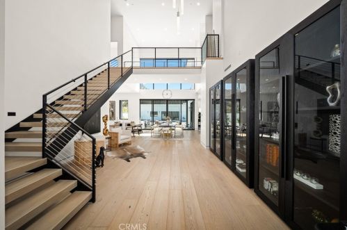 18852 Canyon Crest Dr, Orange CA 92861-2806 exterior