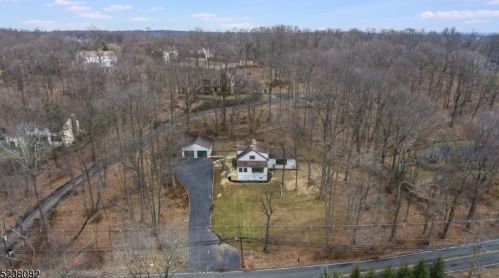 104 King George Rd, Warren NJ  07059-6955 exterior