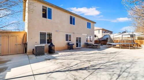 14561 Hummingbird Rd, Victorville CA  92394-7574 exterior