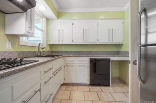 4755 Hayter Ave, Lakewood CA  90712-3508 exterior