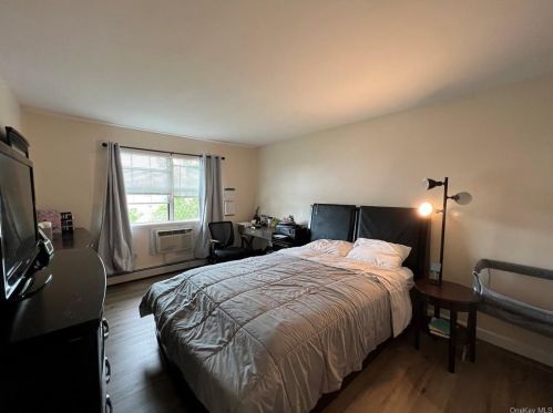 100 Hillside Dr, Middletown NY  10941-1357 exterior