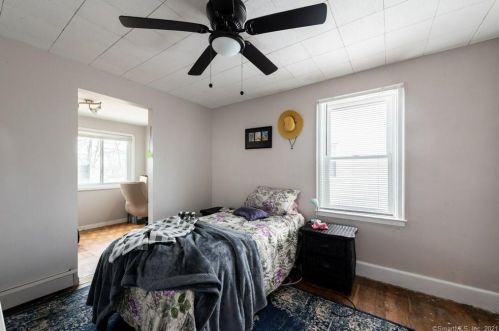 377 Queen St, Bridgeport CT  06606-3432 exterior