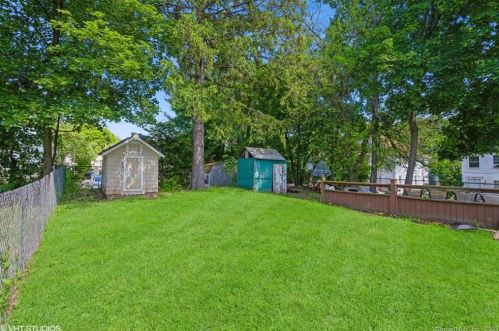 15 Clinton St, Manchester CT  06040-6129 exterior