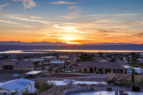 4048 Blue Canyon Rd, Lake Havasu City, AZ 86406-4547