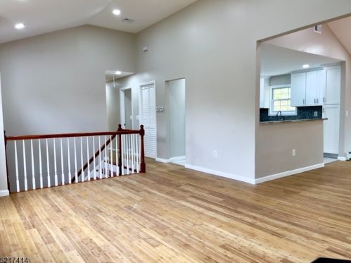 69 Layton Rd, Wantage NJ  07461-3311 exterior