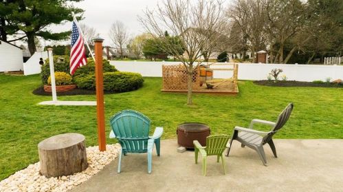 5142 Shawnee Blvd, Schnecksville PA  18078-2609 exterior