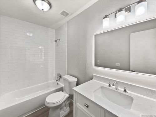 3857 Fraser St, Denver CO 80014-3829 exterior