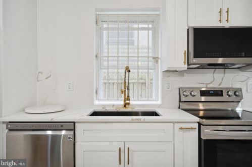 2121 18th St, Philadelphia PA  19121-1625 exterior