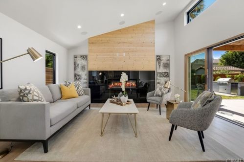 4709 Norwich Ave, Van Nuys CA  91403-2017 exterior