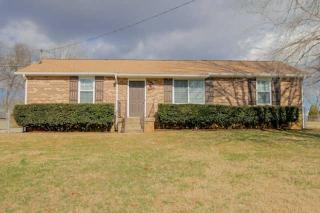 621 Overton Dr, Clarksville, TN 37042-3770