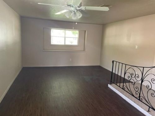 4921 Monarch Oak Ln, Texas City TX  77591-4617 exterior