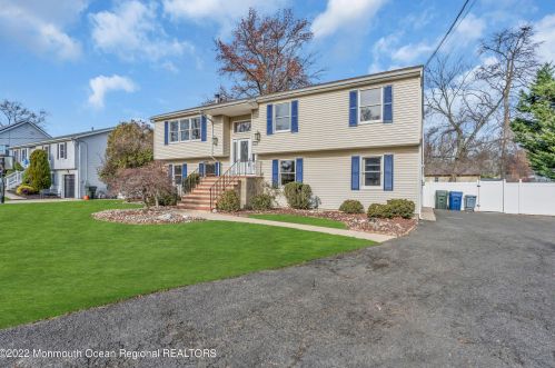 1303 Bloomfield Ave, Tinton Falls, NJ 07712-3527