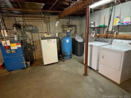 20 Kellogg St, Bethel CT  06801-1638 exterior