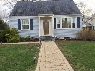 17 Walnut St, Newburgh NY  12553-7020 exterior