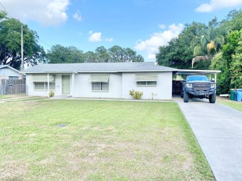 1306 Park Ave, Tavares FL  32778-2352 exterior