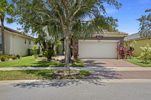 9841 Eastbrook Cir, Fort Pierce, FL 34987-2431