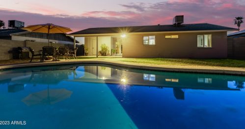 18017 29th Dr, Phoenix, AZ 85053-1711