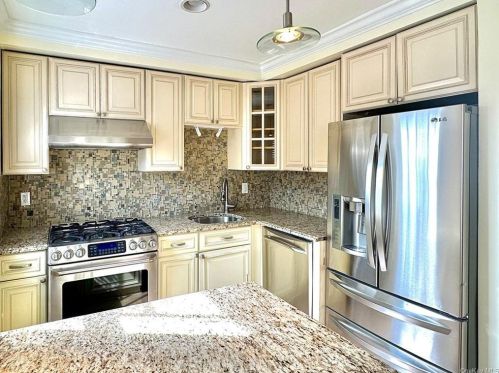 2932 Dudley Ave, Bronx NY  10461-5602 exterior