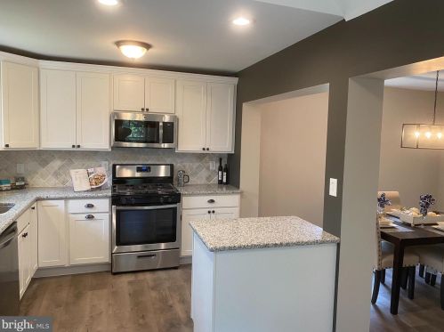 208 Grand Ave, Blenheim NJ  08012-3844 exterior