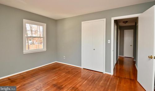 6153 Roxbury Ave, Springfield VA  22152-1625 exterior