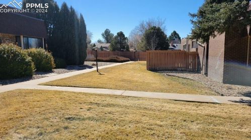 14 Villa Dr, Pueblo CO 81001-1419 exterior