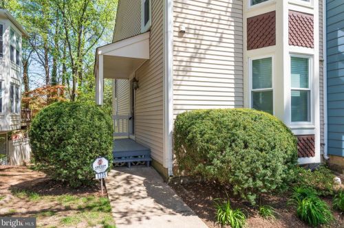 1739 Whisperhill Dr, Herndon, VA 20194-1810