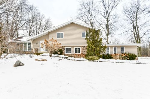 4380 Woodsview Ct, Waukesha, WI 53146-3645