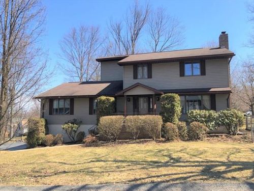 134 Carol Dr, Clarks Green, PA 18411-1922
