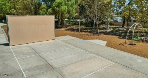1494 Rio Vista Ct, Simi Valley CA  93065-5810 exterior