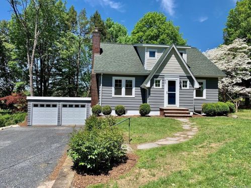 53 Galloway Rd, Warwick, NY 10990-1714