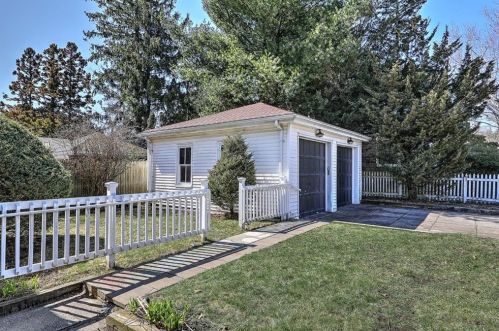 310 Elmgrove Ave, Providence RI  02906-4252 exterior