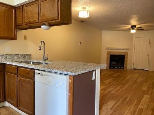 1402 Shufford St, Irving TX  75060-6134 exterior