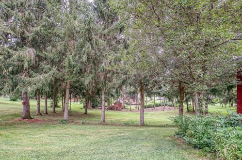 21 Carl Ln, Gibsonia PA  15044-7835 exterior