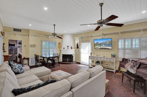 302 1st Ave, Delray Beach FL  33444-3804 exterior