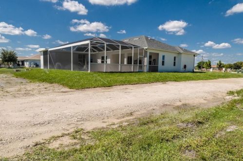 2544 39th Ave, Naples, FL 34120-7404