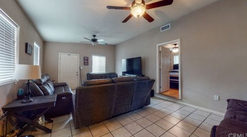 11713 Oklahoma Ave, South Gate, CA 90280-7724