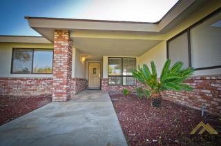 5918 Oakhaven St, Bakersfield, CA 93308-2805