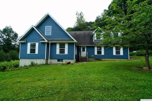 96 Willowbrook Farm Rd, Cementon, NY 12414-6262
