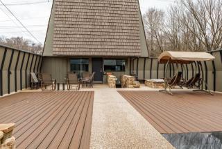 2553 Fort Henry Dr, Kingsport, TN 37664-3759