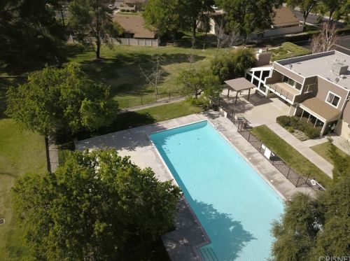 19966 Avenue Of The Oaks, Santa Clarita CA  91321-1387 exterior