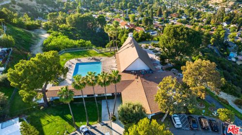 154 Navajo Ln, Topanga CA  90290-4451 exterior